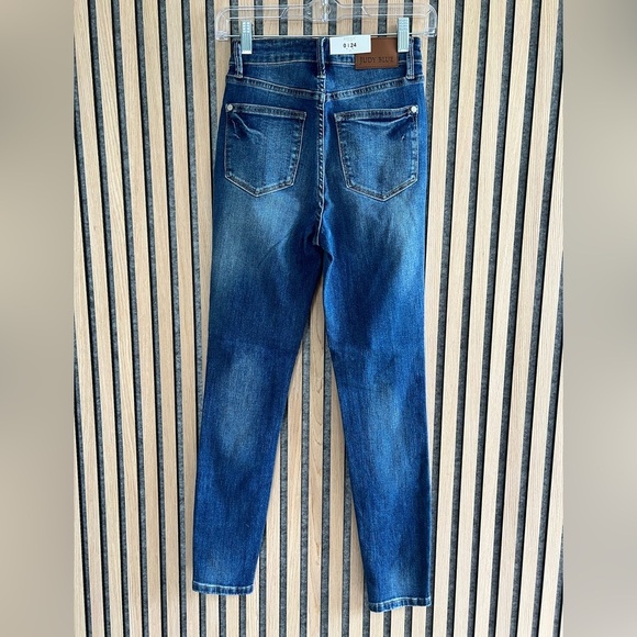 Judy Blue - High Rise Tummy Control Skinny- 24 - Picture 7 of 8